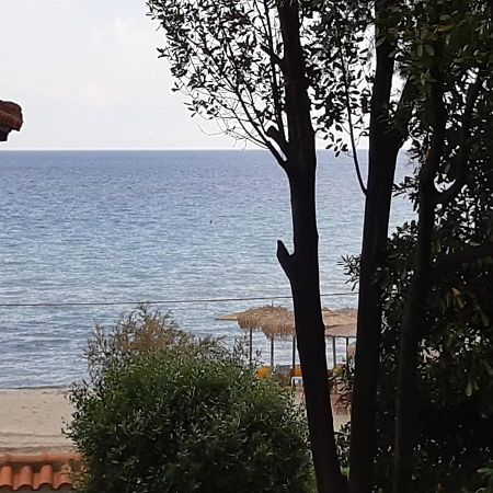 Sofia'S Pearl Beachfront Maisonette Nea Kallikrateia Eksteriør bilde