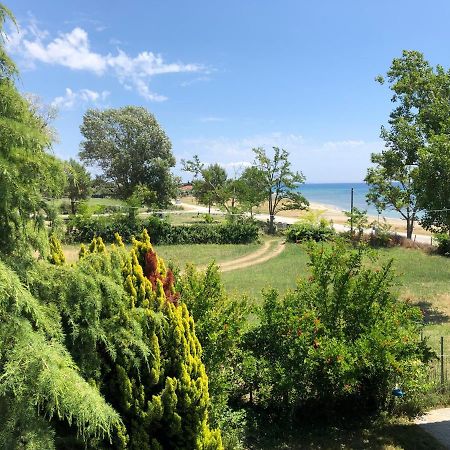 Sofia'S Pearl Beachfront Maisonette Nea Kallikrateia Eksteriør bilde